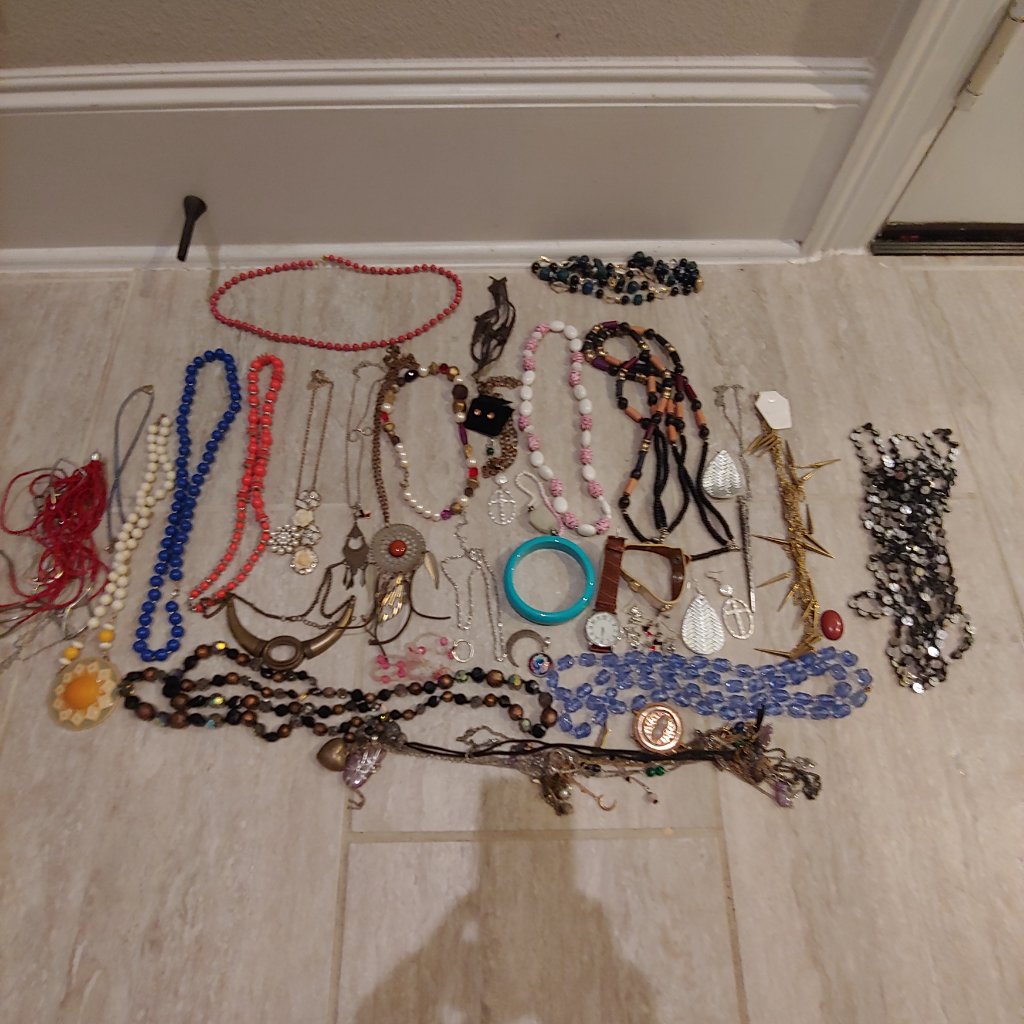 Vintage Custom Jewelry Lot Of Bracelet Earring Necklaces Pendants 2 58 Pounds 18$